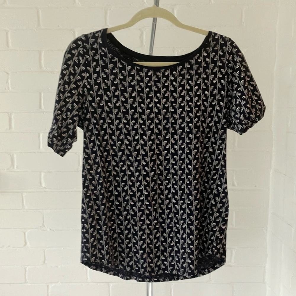 LOFT White and midnight blue Relaxed t-shirt Blouse